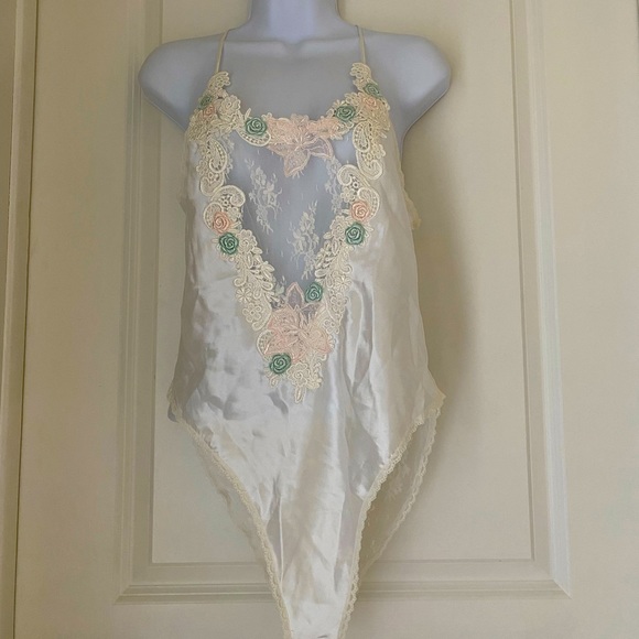 Vintage NWT VS lingerie bodysuit gold label lace embroidered flowers  size M - Picture 1 of 8